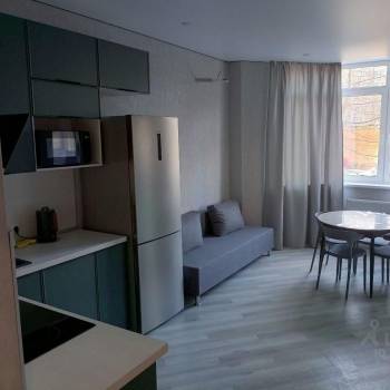 Сдается 2-х комнатная квартира, 82 м²