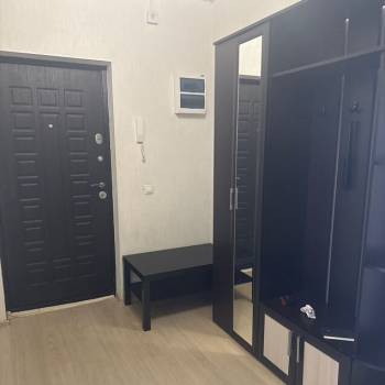 Сдается 2-х комнатная квартира, 75 м²