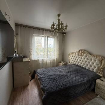 Продается 1-комнатная квартира, 35 м²