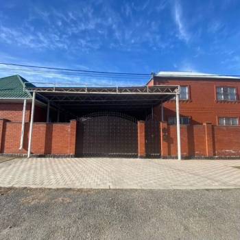 Продается Дом, 240 м²