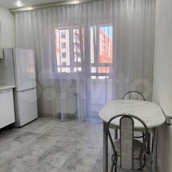 Сдается 1-комнатная квартира, 42 м²