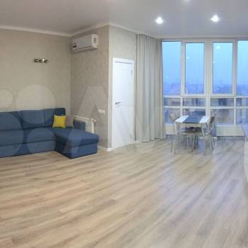 Сдается 1-комнатная квартира, 55 м²