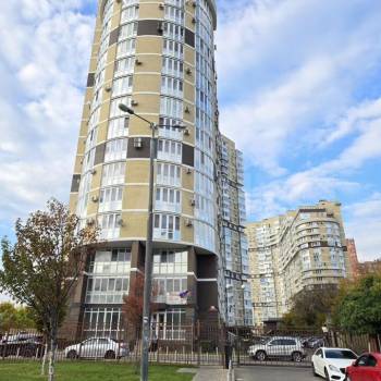 Сдается 1-комнатная квартира, 55 м²