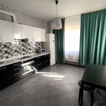 Сдается 2-х комнатная квартира, 75 м²