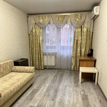 Продается 1-комнатная квартира, 40 м²