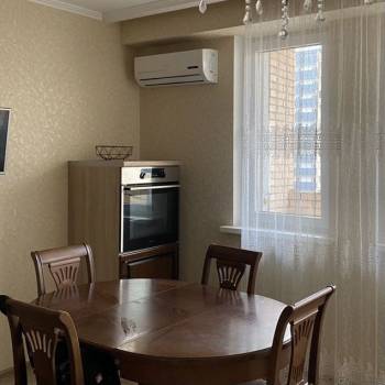 Сдается 1-комнатная квартира, 50 м²