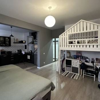 Продается 1-комнатная квартира, 45 м²