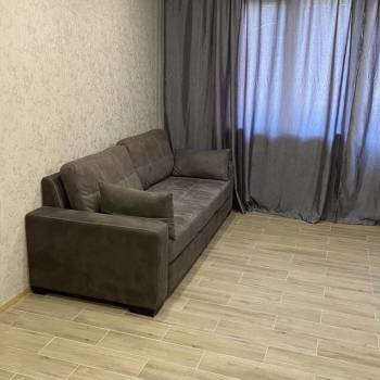 Сдается 1-комнатная квартира, 42 м²