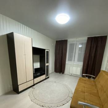 Сдается 1-комнатная квартира, 38 м²