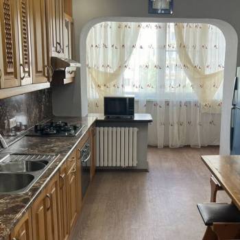 Сдается 2-х комнатная квартира, 80 м²