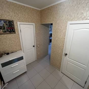 Продается 1-комнатная квартира, 48 м²