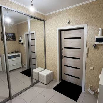 Продается 1-комнатная квартира, 48 м²