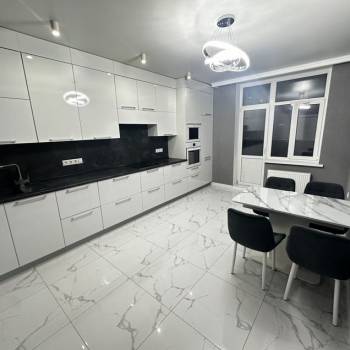 Сдается 2-х комнатная квартира, 70 м²