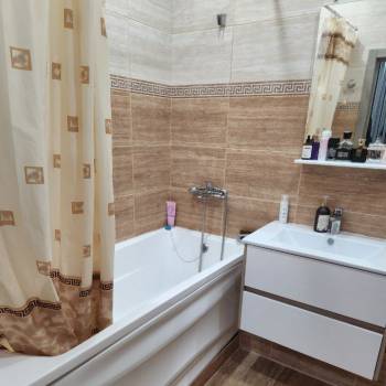 Сдается 2-х комнатная квартира, 85 м²