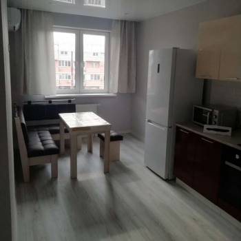 Сдается 1-комнатная квартира, 55 м²