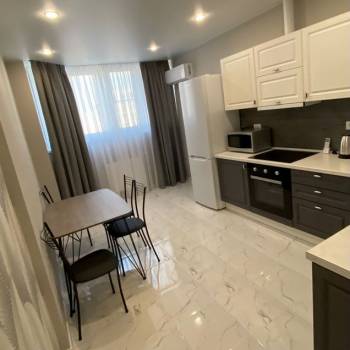 Сдается 1-комнатная квартира, 42 м²