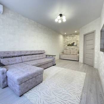 Продается 1-комнатная квартира, 37 м²
