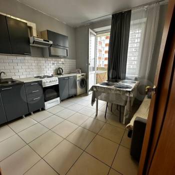 Сдается 1-комнатная квартира, 36,7 м²