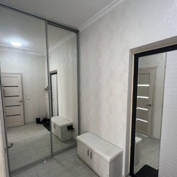 Продается 1-комнатная квартира, 45 м²