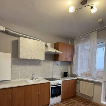 Сдается 1-комнатная квартира, 39 м²