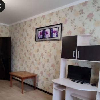 Сдается 1-комнатная квартира, 52 м²