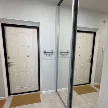 Продается 1-комнатная квартира, 42 м²