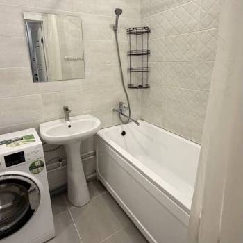 Продается 1-комнатная квартира, 42 м²