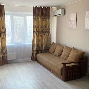 Сдается 1-комнатная квартира, 38 м²