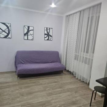 Продается 1-комнатная квартира, 42 м²