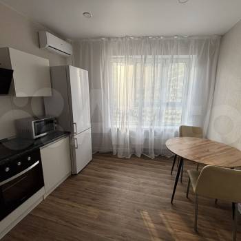 Сдается 1-комнатная квартира, 47 м²