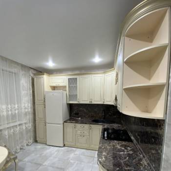 Сдается 1-комнатная квартира, 60 м²