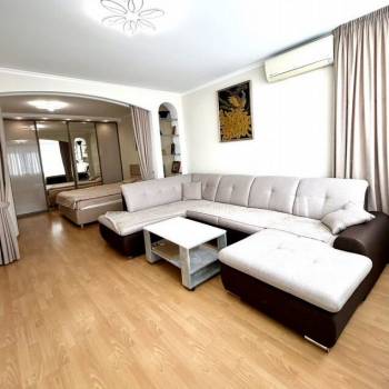 Продается 1-комнатная квартира, 44 м²