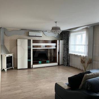 Сдается 1-комнатная квартира, 60 м²