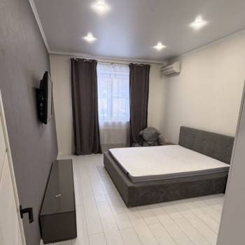 Сдается 1-комнатная квартира, 55 м²