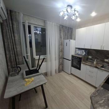 Сдается 1-комнатная квартира, 39 м²