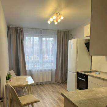 Сдается 1-комнатная квартира, 37 м²