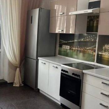 Продается 1-комнатная квартира, 37 м²