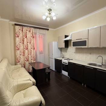 Сдается 1-комнатная квартира, 50 м²