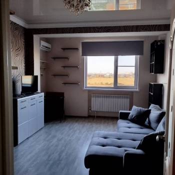 Продается 1-комнатная квартира, 42 м²