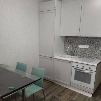 Продается 1-комнатная квартира, 35 м²