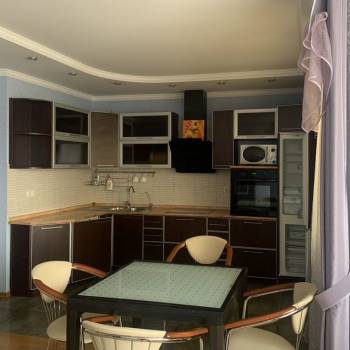 Сдается Многокомнатная квартира, 85 м²