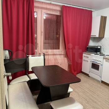 Сдается 1-комнатная квартира, 38 м²