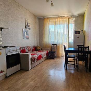Продается 1-комнатная квартира, 42 м²