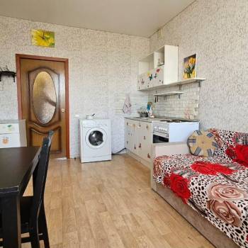 Продается 1-комнатная квартира, 42 м²