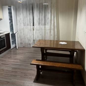 Сдается 2-х комнатная квартира, 81 м²