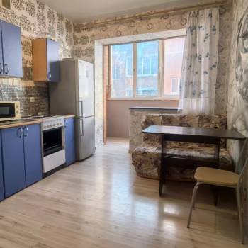 Сдается 1-комнатная квартира, 42 м²