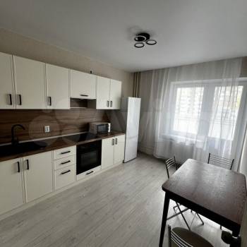 Сдается 1-комнатная квартира, 37 м²