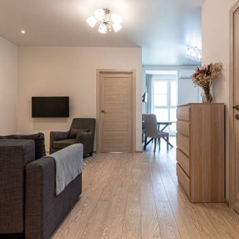 Продается 1-комнатная квартира, 42 м²