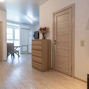 Продается 1-комнатная квартира, 42 м²