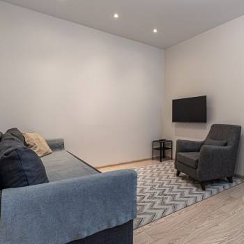 Продается 1-комнатная квартира, 42 м²